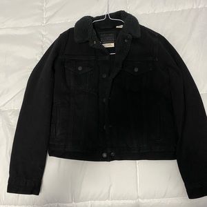 Black denim Levi’s jackets